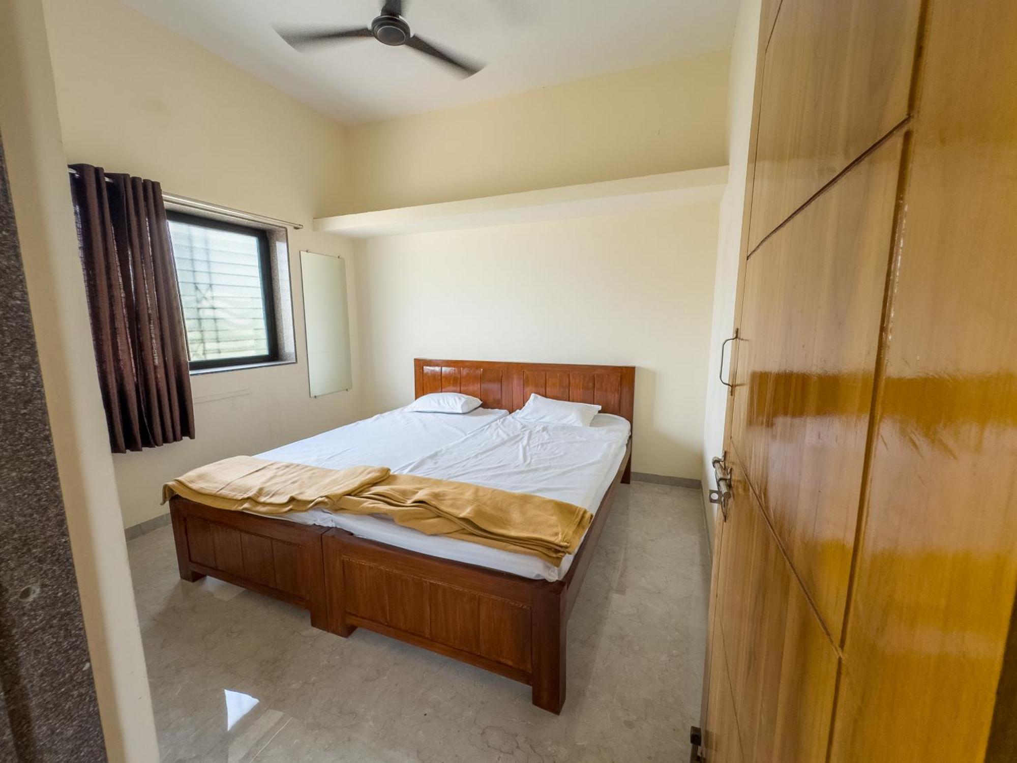 Punekar Bhavan Akalkot Ruang foto